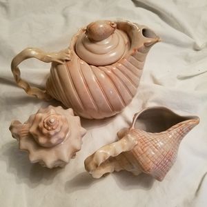 Teapot, sugar & creamer